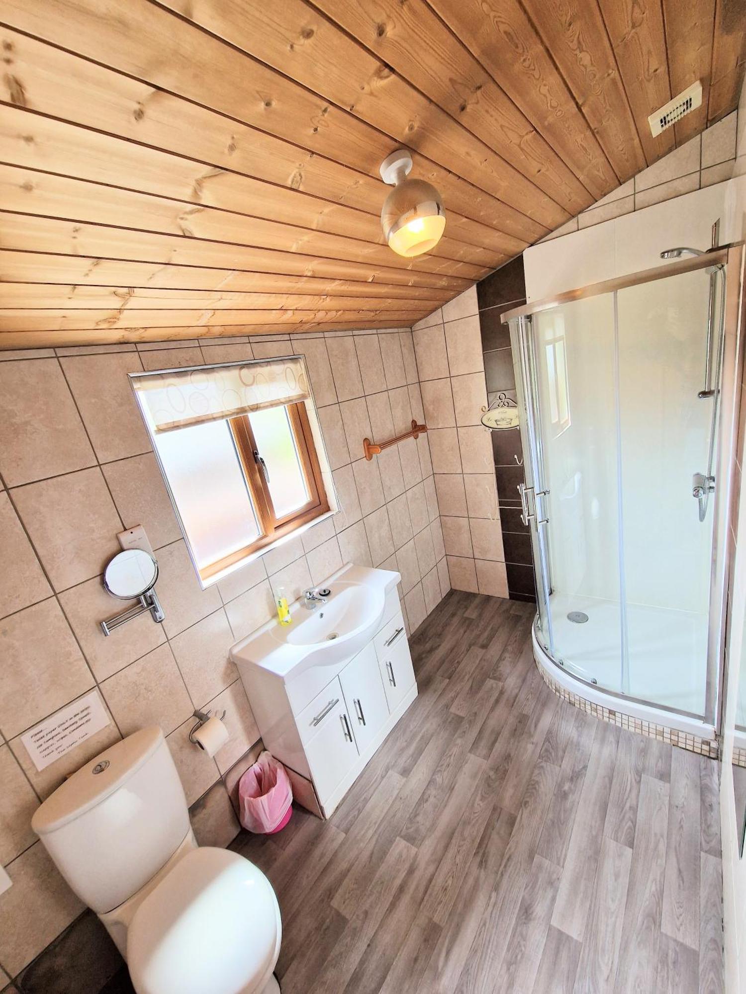Lomond 4 With Private Hot Tub - Fife - Loch Leven - Lomond Hills Villa Kelty Bagian luar foto