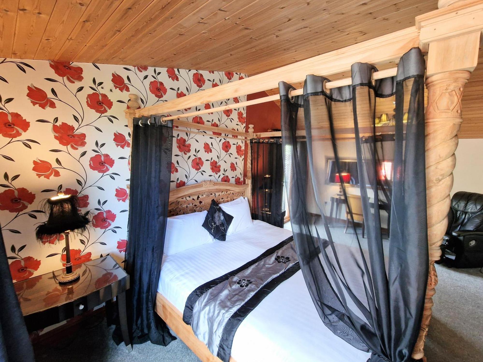 Lomond 4 With Private Hot Tub - Fife - Loch Leven - Lomond Hills Villa Kelty Bagian luar foto