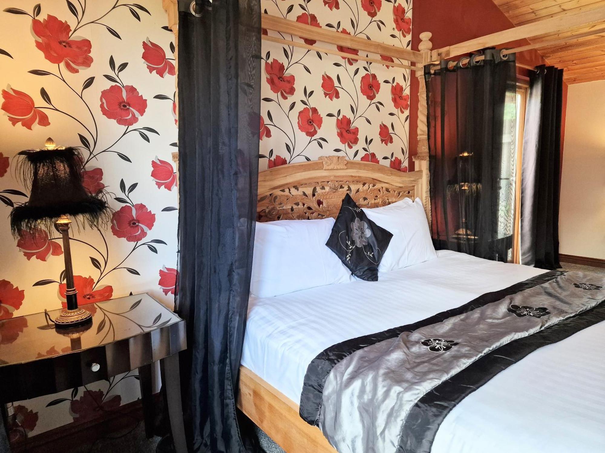 Lomond 4 With Private Hot Tub - Fife - Loch Leven - Lomond Hills Villa Kelty Bagian luar foto