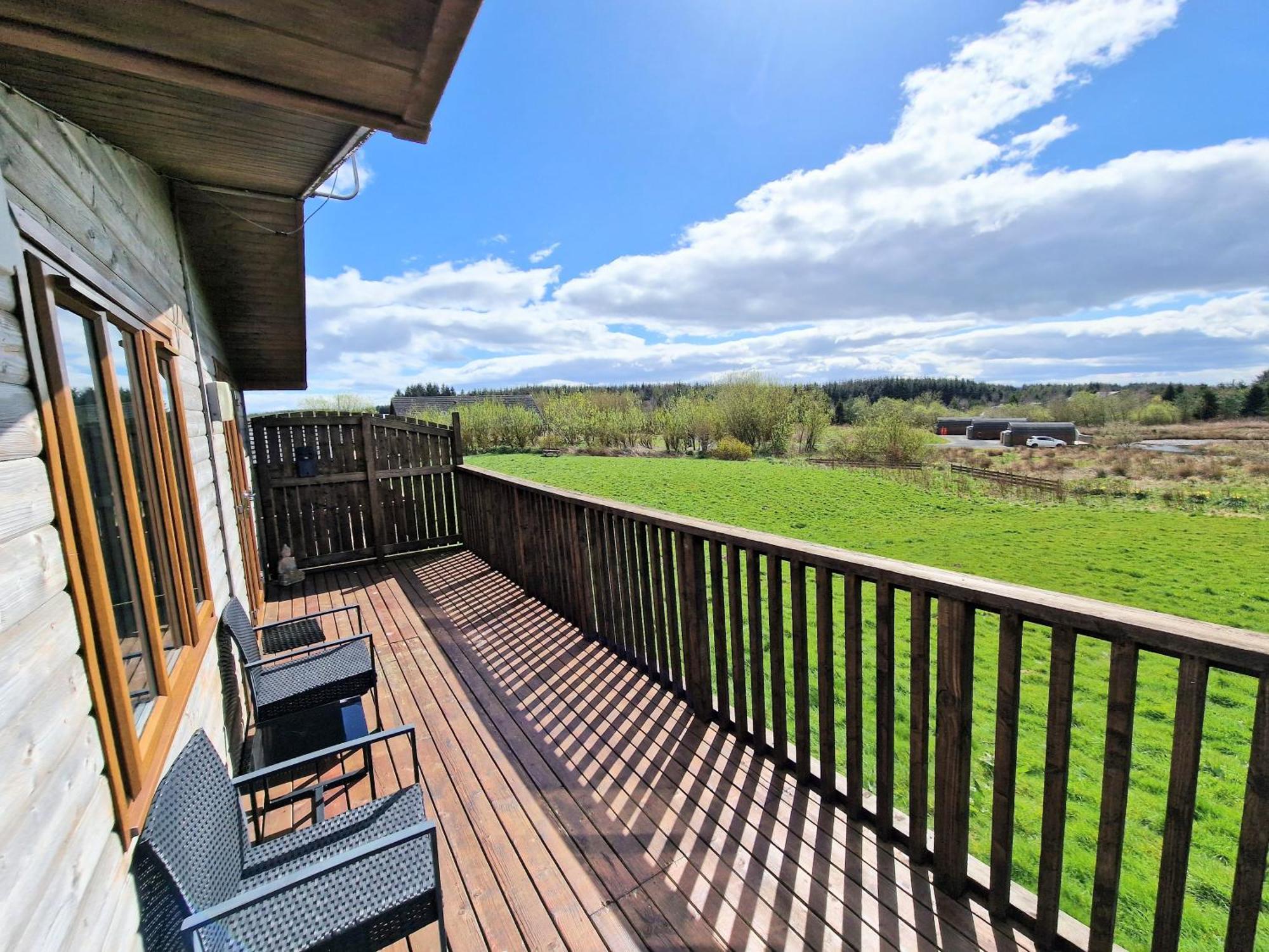 Lomond 4 With Private Hot Tub - Fife - Loch Leven - Lomond Hills Villa Kelty Bagian luar foto